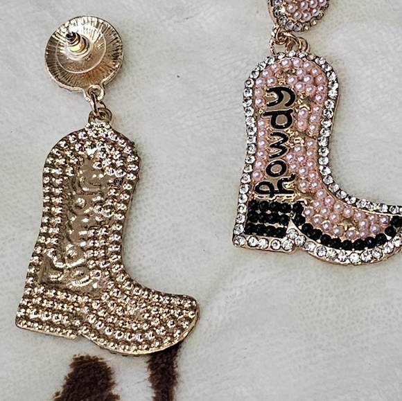 Western Cowgirl Boot NEW "Howdy"  Rodeo Beaded Rhinestone Drop Earrings - Picture 3 of 7